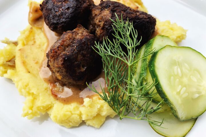 Swedish Meatballs with Mashed Potatoes & Gravy